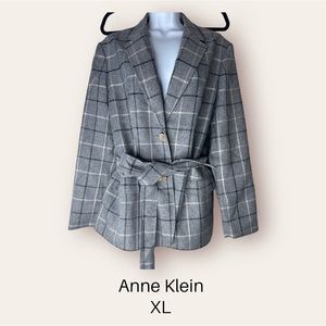 New with Tags Anne Klein Gray plaid belted suit jacket.